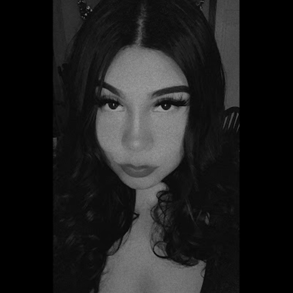 Meet your Posher, Yanira